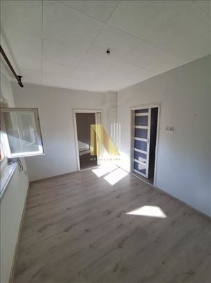 Useljiv, uknjižen jednoiposoban stan na Podbari