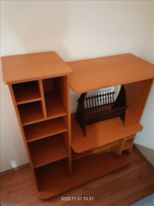 Vitrina za tv + stalak za novine