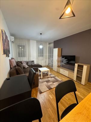  1.5 stan Ševina Zemun Novi grad sa parkingom