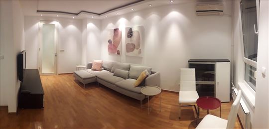 BelvIle –Ruža, 4-bedroom, garage, pet friendly!