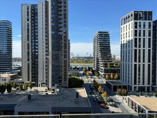 Četvorosoban stan sa pogledom na reku - BW Eden