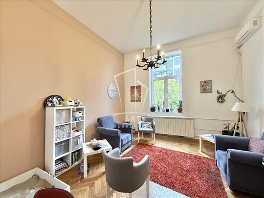 Gornji Dorćol, izuzetan salonac, terasa ka dvorišt