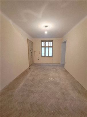 Gundulićev venac, Šantićeva, 91m2; Odličan za PP