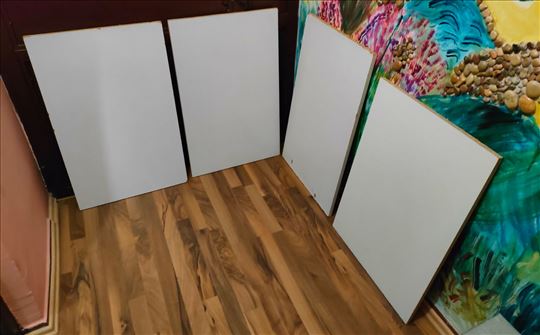 Iverica bela, korpus. Ukupno skoro 2m2