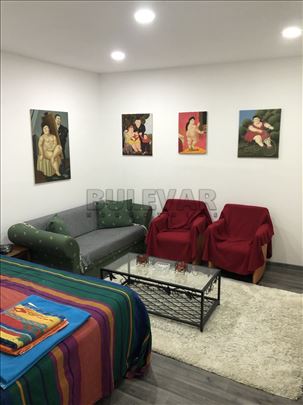 Izdaje se jednosoban  stan  u  strogom centru, 26m