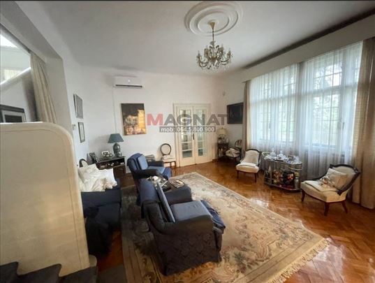 Posebna Vila na Senjaku, plac 6ari