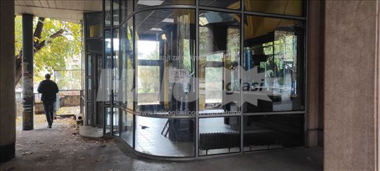 Lokal sa izlogom Lipov lad 100m2 (45+55)