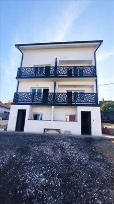 Najlepša garsonjera, 27m2+parking mesto, uknjižena