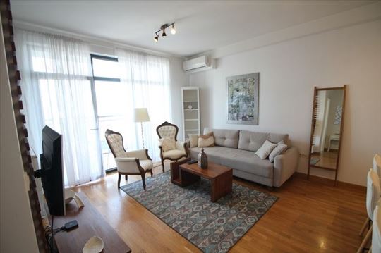 Odličan, moderan stan, BW, garaža, ID 1114