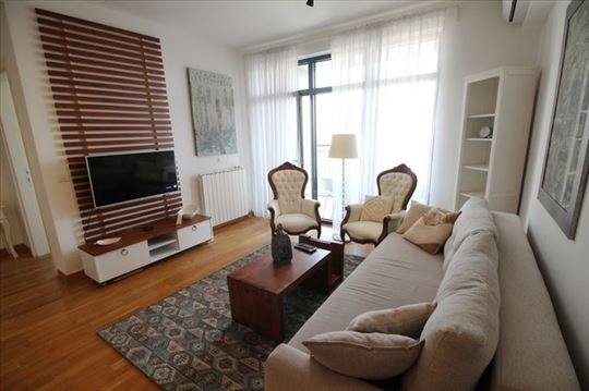 Odličan, moderan stan, BW, garaža, ID 1114