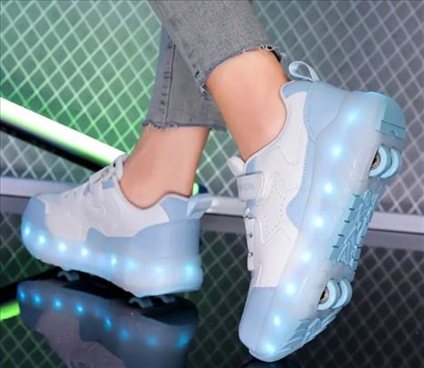 Patike sa točkićima ili bez, punjive, ima brojeva