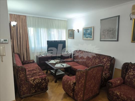 Prostran stan na 3 nivoa, 112kvm, Bele Vode