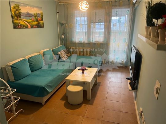 Stan za izdavanje blok 44 sa garažom