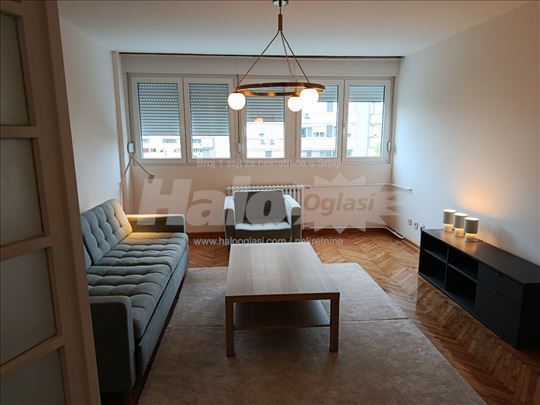 2.0 Narodnih heroja, 60, namešte, Lux + GARAŽA