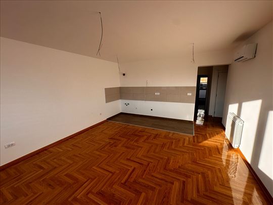 3.5 Metohijska Vračar nov Lux 95m2 uknjižen