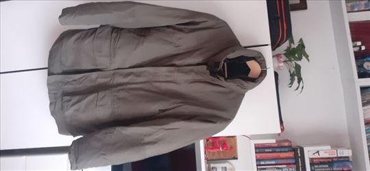 Angelo Litrico, 10 dzepova, Postava se skida, Kapa