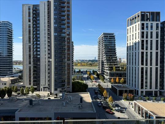 Četvorosoban stan sa pogledom na reku - BW Eden