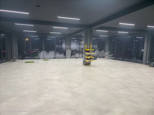 Izdajem poslovni prostor-lokal