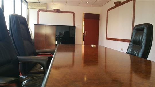 Novi Beograd,TC Piramida,kancelarije,110m2