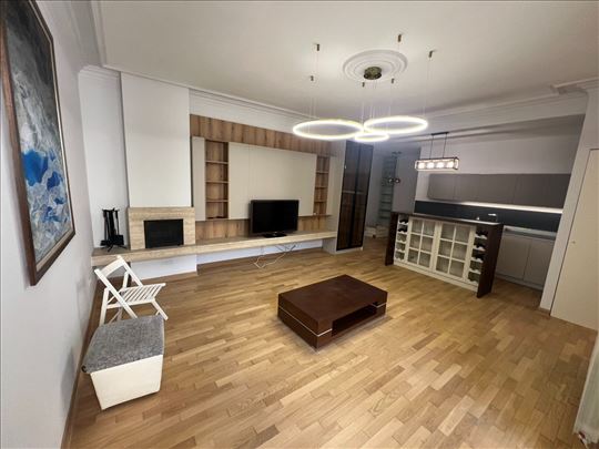 Krunska,Kumanovska,četvorosoban salonac,garaza.