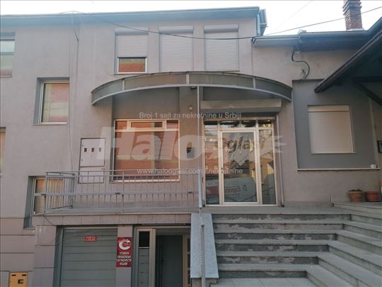 Lokal za izdavanje 90m² u centru Aranđelovcca
