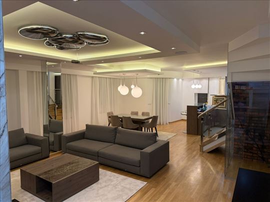 Luksuzan četvorosoban duplex na Banovom brdu