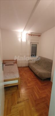 Nov, Lep, opremljen 2.0 sa parkingom.