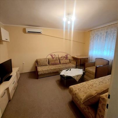 Novi Sad, Sajam, 2.0 lep stan sa odvojenom kuhinjo