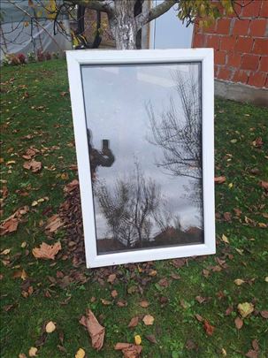 Prozor svetlarnik stopsol staklo