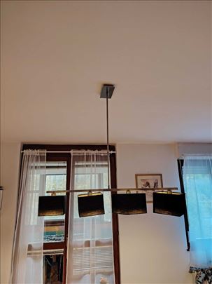 Sjajan luster na prodaju - VEOMA POVOLJNO!!!