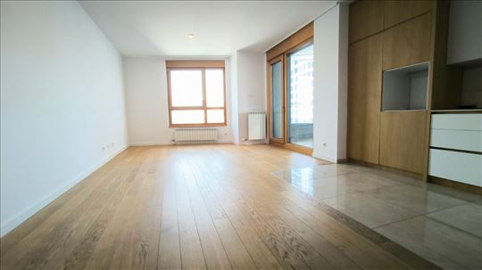 Skyline, Lux,107 m2 ,4.0, Otvoren pogled, Svetao