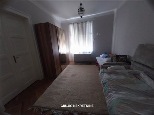 Stari Grad,Skadarlija,3.0,salonac ID#1653