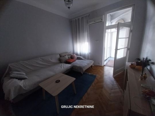 Stari Grad,Skadarlija,3.0,salonac ID#1653