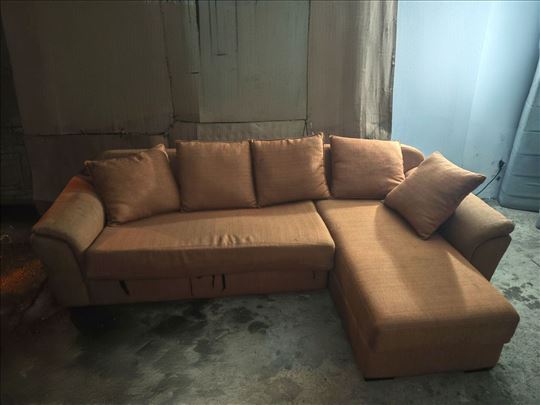 Ugaona garnitura na razvlačenje + deo za posteljin