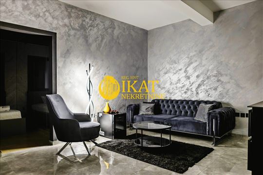 Vojvode Vlahovića 45m2 + bašta i garažno mesto