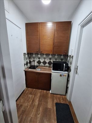 Vracar kod Pravnog fakulteta 