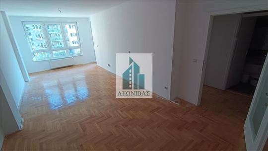 2.0 stan na Bulevaru Nemanjića - Zona 3