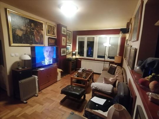 Centar Cara Dušana 2.0 44+3 III cg lift uknjižen 