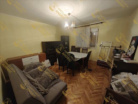 Debeljača, kuća 90m2, plac 3.64a