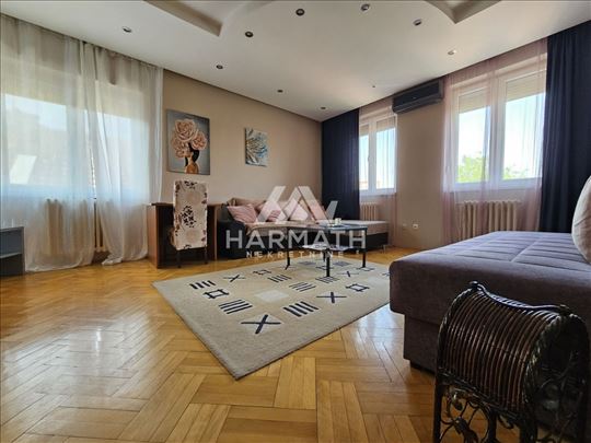 Izdaje se dvosoban namešten stan od 60 m2, Korzo