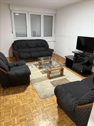 Izdaje se odličan dvosoban stan na Bulevaru Nemanj