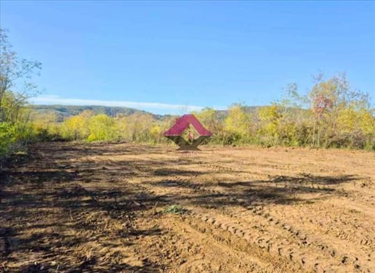 Kosmaj, plac 11.72 ara, ostalo građevinsko zemljiš