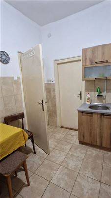 Lion, opremljen stan i odmah useljiv