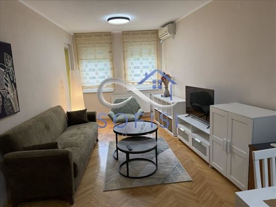 Novi Sad, Braće Ribnikar - Uknjižen dvosoban stan 