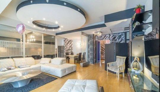 Oaza, lux kompleks sa bazenom, garaža, ID 17589