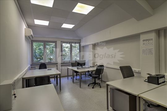 Opremljena kancelarija/Furnished office