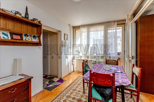 Stan u blizini Delta Planeta. 3.5, 72 m2