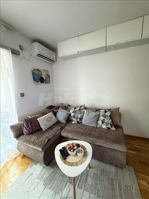 1.5 Petlovo brdo sa parking mestom