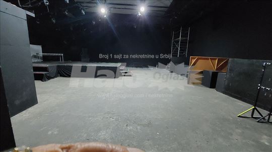 Izdaje se magacin/skladište sa kancelarijama