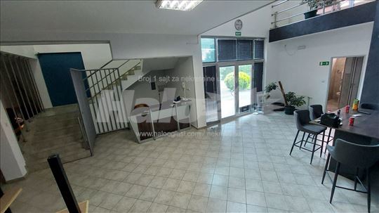 Poslovni i magacinski prostor